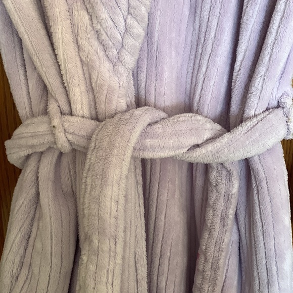 Robe - Picture 3 of 4